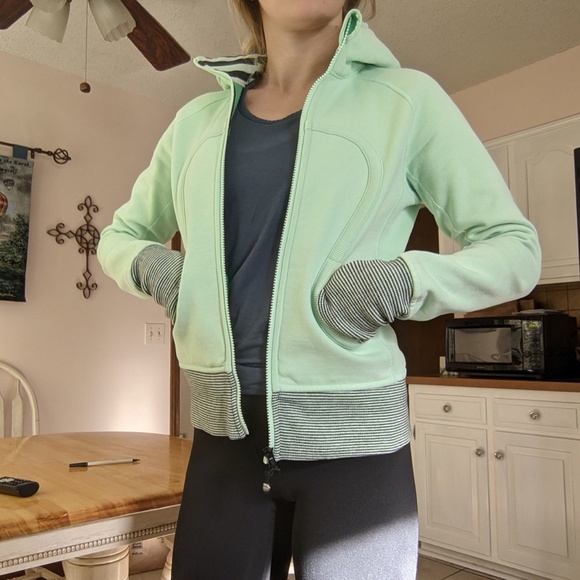 Lululemon women's scuba hoodie (size 6) - Picture 6 of 8